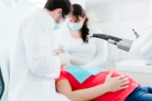 Имплантация зубов беременным